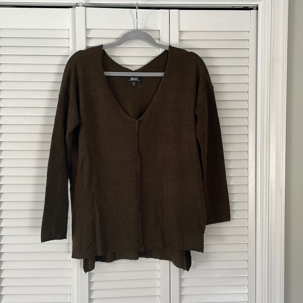 Lulus Sm/M Olive green sweater with split hem
